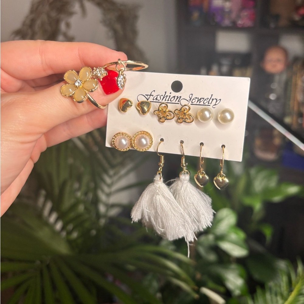 BRAND NEW NEVER WORN Pack of 6 Gold Earrings and 2 Gold Rings Jewelry Bundle